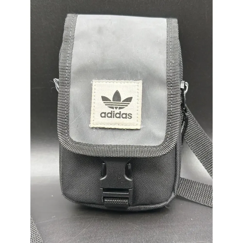 adidas originals trefoil